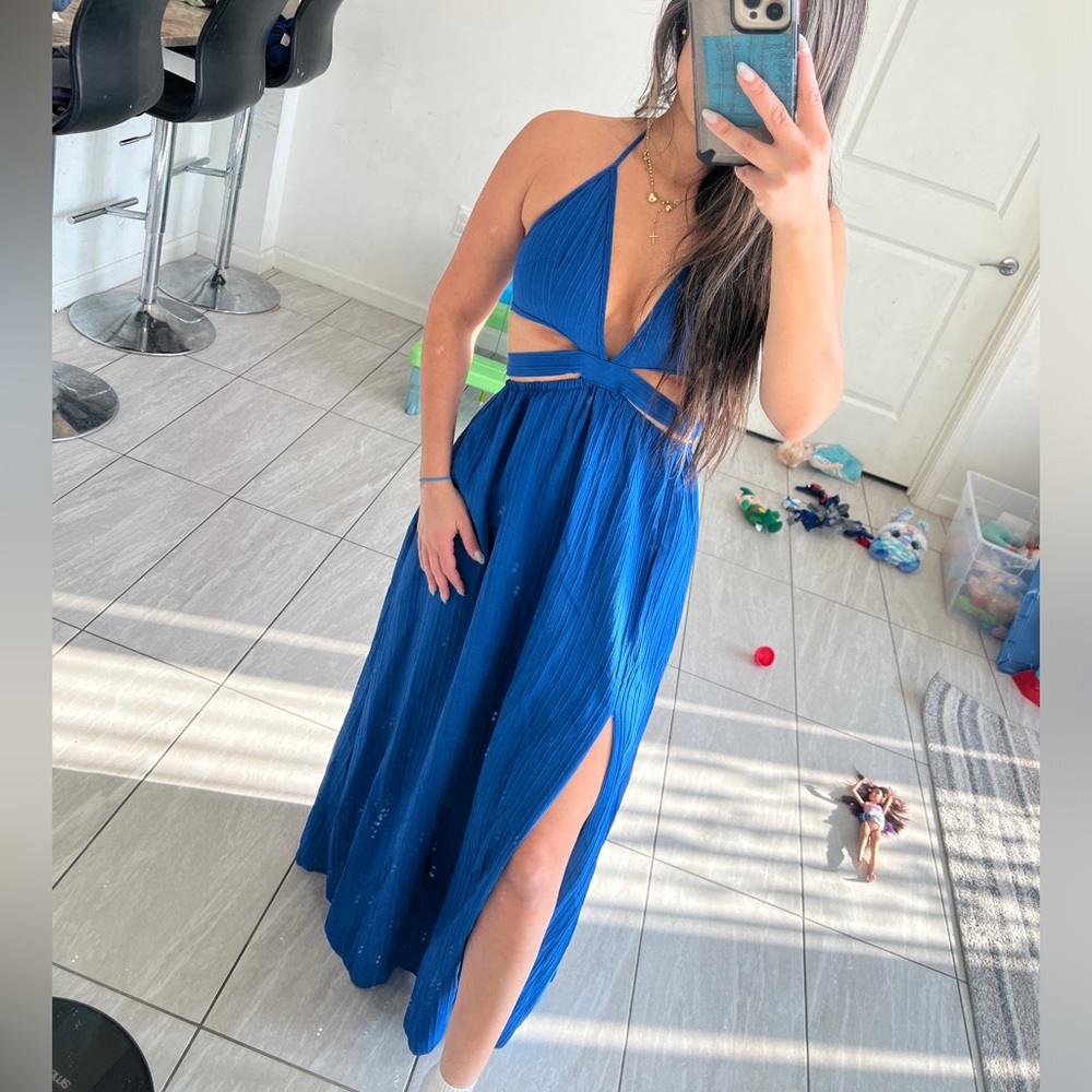 Elegant Blue Halter Maxi Dress